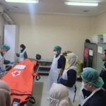 Doc. Petugas medis melakukan pemeriksaan awal terhadap jenazah Bawai (34) di RSUD Ulin Banjarmasin, Senin (3/8/2026), setelah korban dievakuasi dari lokasi penemuan di Jalan Antasan Kecil Barat, Kelurahan Pasar Lama, Kecamatan Banjarmasin Tengah. Pemeriksaan dilakukan sebagai bagian dari prosedur medis dan kepolisian untuk mengidentifikasi korban serta mengetahui kondisi awal sebelum jenazah diserahkan kepada pihak keluarga.