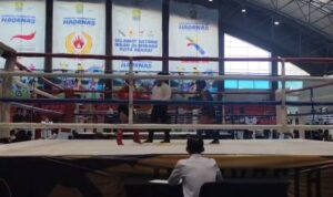 Doc. Suasana pertandingan final Indonesia Muaythai Championship (IMC) 2026 kategori U-12 Putra Kelas 36 kilogram antara atlet Jawa Tengah, Azzam Putra Agma Haryanto, dan atlet Jawa Barat, Muhammad Fandy Amallreezq, saat pertandingan berlangsung di Kota Bekasi, Jawa Barat, Minggu (9/8/2026).