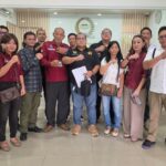 Doc. Tim Advokasi Subur Jaya Lawfirm–FERADI WPI bersama Fam Fuk Tjhong alias Uun usai menyerahkan surat permohonan audiensi kepada pimpinan Komisi III DPR RI di Gedung DPR RI, Jakarta, Rabu (12/8/2026), sebagai bagian dari upaya pengawalan proses hukum dan perjuangan hak serta perlindungan bagi korban.