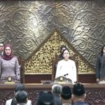 Doc. Suasana saat pembukaan rapat pembahasan agenda legislasi DPR RI, yang diikuti pimpinan dan anggota DPR RI bersama pihak terkait. Rapat menjadi bagian dari tahapan pembahasan dan pengambilan keputusan dalam proses pembentukan peraturan perundang-undangan.