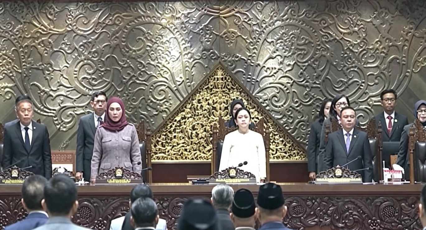 Doc. Suasana saat pembukaan rapat pembahasan agenda legislasi DPR RI, yang diikuti pimpinan dan anggota DPR RI bersama pihak terkait. Rapat menjadi bagian dari tahapan pembahasan dan pengambilan keputusan dalam proses pembentukan peraturan perundang-undangan.