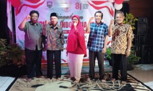 Doc. Panitia peringatan HUT ke-81 Kemerdekaan Republik Indonesia RT 10 RW 01 Kelurahan Genuk, Kecamatan Ungaran Barat, Kabupaten Semarang, berfoto bersama di sela rangkaian kegiatan perayaan kemerdekaan yang digelar pada Minggu (16/8/2026).