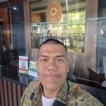 Doc. Yoshua Rivaldo, S.K.M., C.MDF., C.PFW., C.JKJ., C.FTAX., yang ditunjuk sebagai Mediator Non-Hakim pada Pengadilan Negeri Jakarta Barat berdasarkan Keputusan Ketua PN Jakarta Barat Nomor 273/KPN.W10-U2/KP.7.4/VIII/2026.