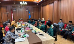 Pengurus DPD LDII Kota Semarang Sampaikan Enam Agenda Organisasi dalam Audiensi dengan Wali Kota Doc. Pengurus DPD LDII Kota Semarang saat melakukan audiensi dengan Wali Kota Semarang, Agustina Wilujeng Pramestuti, di Aula Balai Kota Semarang, Kamis (27/8/2026), membahas sejumlah agenda organisasi yang direncanakan berlangsung di Kota Semarang.