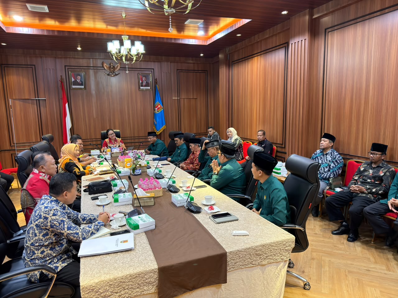 Doc. Pengurus DPD LDII Kota Semarang saat melakukan audiensi dengan Wali Kota Semarang, Agustina Wilujeng Pramestuti, di Aula Balai Kota Semarang, Kamis (27/8/2026), membahas sejumlah agenda organisasi yang direncanakan berlangsung di Kota Semarang.