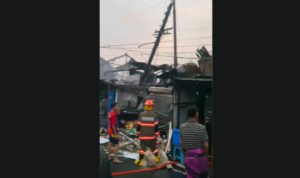 Doc. Suasana di kawasan Jalan Pasar Lama Laut, RT 02/RW 01, Kelurahan Pasar Lama, Kecamatan Banjarmasin Tengah, Kota Banjarmasin, Kalimantan Selatan, setelah kebakaran pada Rabu (16/9/2026). Sejumlah bangunan tempat tinggal dan tempat usaha warga terlihat terdampak kebakaran, sementara proses pendataan kerusakan dan warga terdampak masih berlangsung
