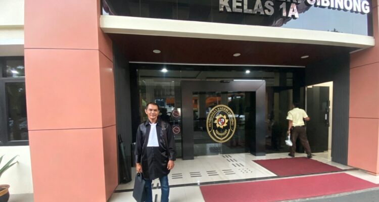 Doc. Ketua DPC FERADI WPI Kota Bogor, Erwin Maulana, S.H., C.NS., C.MDF., usai mengikuti persidangan perkara tindak pidana peredaran obat-obatan keras tanpa izin di Pengadilan Negeri (PN) Cibinong Kelas 1A, Kabupaten Bogor, Selasa (1/9/2026).