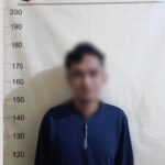 Doc. Foto menunjukkan M.A.F. alias A, pria yang diamankan Unit Reskrim Polsek Banjarmasin Timur terkait dugaan kasus pembakaran sebuah bangunan di kawasan Jalan Pramuka, Kelurahan Pengambangan, Banjarmasin Timur, Selasa (1/9/2026). Wajah yang bersangkutan diburamkan (blur) oleh redaksi untuk menjaga asas praduga tak bersalah serta mempertimbangkan kepentingan dan perlindungan identitas seseorang yang status perkaranya masih dalam proses penyidikan.
