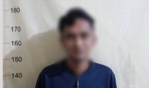 Polisi Amankan Terduga Pelaku Pembakaran di Banjarmasin Timur Doc. Foto menunjukkan M.A.F. alias A, pria yang diamankan Unit Reskrim Polsek Banjarmasin Timur terkait dugaan kasus pembakaran sebuah bangunan di kawasan Jalan Pramuka, Kelurahan Pengambangan, Banjarmasin Timur, Selasa (1/9/2026). Wajah yang bersangkutan diburamkan (blur) oleh redaksi untuk menjaga asas praduga tak bersalah serta mempertimbangkan kepentingan dan perlindungan identitas seseorang yang status perkaranya masih dalam proses penyidikan.