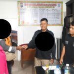 Doc. Penyerahan dokumen kendaraan bermotor kepada pihak terkait setelah proses perdamaian antara tiga keluarga yang terlibat dalam kecelakaan lalu lintas di Ruang Sat Lantas Polres Bengkalis, Duri, Riau, Rabu (2/9/2026). Penyerahan tersebut dilakukan setelah para pihak mencapai kesepakatan penyelesaian secara kekeluargaan dan menandatangani surat perdamaian.