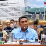 Doc. Kepala Badan Gizi Nasional (BGN) menyampaikan paparan dalam Rapat Dengar Pendapat bersama Komisi IX DPR RI terkait usulan pagu anggaran BGN Tahun Anggaran 2027, Kamis (3/9/2026). Tangkapan layar dokumen di latar belakang menunjukkan usulan pagu anggaran BGN sebesar Rp240,201 triliun, dengan alokasi Program Pemenuhan Gizi Nasional sebesar Rp232,876 triliun.