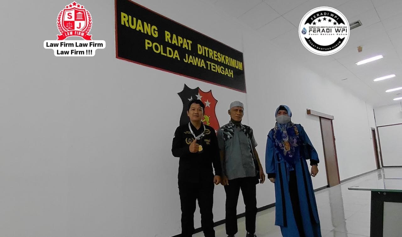 Doc. Istriwinasih selaku pelapor bersama tim pendamping hukum FERADI WPI saat mengikuti proses pendampingan terkait pengaduan sengketa pinjaman senilai Rp150 juta di Kota Semarang. Pendampingan dilakukan untuk memastikan hak dan kepentingan hukum pelapor selama proses penanganan perkara.