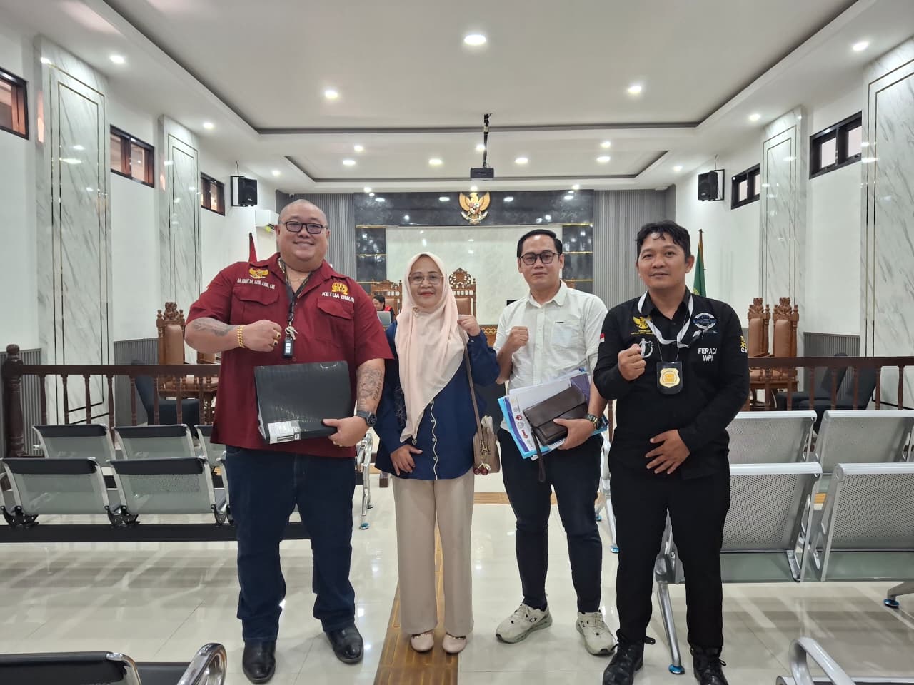 Doc. Tim Hukum DPP FERADI WPI bersama SUBUR JAYA LAWFIRM usai mengikuti persidangan perkara perdata Nomor 93/Pdt.G/2026/PN Kdl di Pengadilan Negeri Kendal, Kamis, 10 September 2026. Tim hukum hadir mendampingi pihak penggugat dan menyatakan siap mengikuti tahapan persidangan selanjutnya yang dijadwalkan pada 17 September 2026 dengan agenda mediasi dan pemanggilan para pihak.