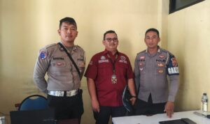 Keadilan Restoratif Tercapai, DPD FERADI WPI NTB Dampingi Penyelesaian Perkara Lakalantas di Polres Sumbawa Doc. Kuasa hukum Marsidi, Ahmad Muharom, bersama pihak kepolisian usai mengikuti agenda penyelesaian perkara kecelakaan lalu lintas melalui pendekatan keadilan restoratif di Polres Sumbawa, Sabtu, 12 September 2026.