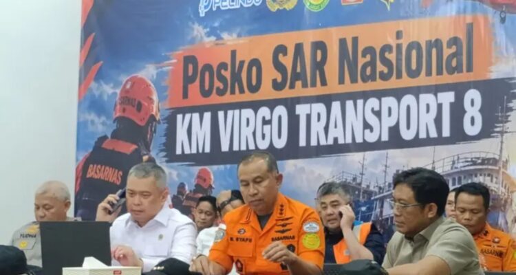 Doc. Menteri Perhubungan Dudy Purwaghandy saat memberikan keterangan dalam konferensi pers terkait perkembangan pencarian dan evakuasi KM Virgo Transport 8 di Pelabuhan Trisakti Banjarmasin, Minggu, 13 September 2026.