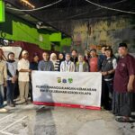 Doc. Jajaran FKLMK Kecamatan Gambir bersama Anggota Dewan Kota perwakilan Kecamatan Gambir, unsur LMK, FKDM, Karang Taruna, serta pengurus RT/RW berfoto bersama di Posko Penanggulangan Kebakaran RW 01, Kelurahan Kebon Kelapa, Jakarta Pusat, Senin (14/9/2026), setelah kegiatan penyerahan donasi bagi warga terdampak kebakaran.