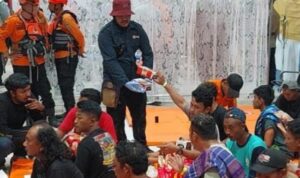 114 Orang Ditemukan dalam Pencarian KM Virgo Transport 8, 129 Masih Dicari Doc. Sejumlah korban selamat KM Virgo Transport 8 berada di ruang penampungan setelah berhasil dievakuasi oleh tim SAR gabungan. Para korban mendapatkan penanganan dan bantuan kebutuhan dasar selama proses pendataan serta pemulihan, sementara operasi pencarian terhadap korban lain yang masih belum ditemukan terus dilakukan.