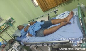 Korban Dugaan Pengeroyokan di Parkiran Benang Raja Dirawat Intensif, Kuasa Hukum Minta Penanganan Polisi Doc. M. Sholeh Abdullah Ali R. saat menjalani perawatan di RSUD Salatiga setelah mengalami luka dalam peristiwa dugaan pengeroyokan di area parkir Toko Benang Raja, Salatiga, pada 12 September 2026. Kondisi korban masih dalam pemulihan dan mendapat penanganan medis.