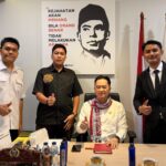 Doc. Sekretaris Jenderal LBH Feradi Yoshua Rivaldo bersama aktivis GPPMI dan Anggota DPRD DKI Jakarta Kevin Wu, S.E., M.H., seusai mengikuti kegiatan Young Parliamentary Program di Jakarta.