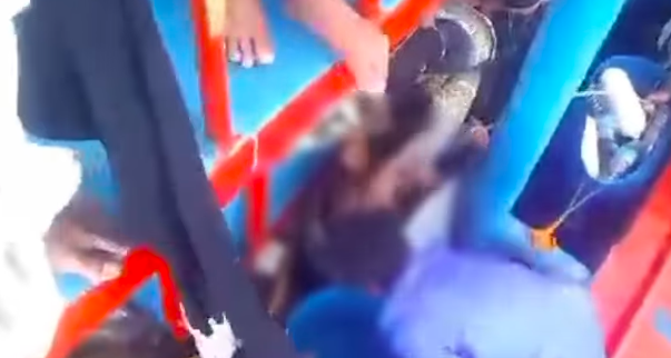 Doc. Tangkapan layar dari video yang memperlihatkan dugaan tindakan penganiayaan terhadap seorang ABK KM Maulana 23 di atas kapal. Bagian gambar diburamkan (blur) untuk mengurangi tampilan visual kekerasan, melindungi martabat dan privasi korban, serta mempertimbangkan kondisi korban yang diduga mengalami kekerasan.