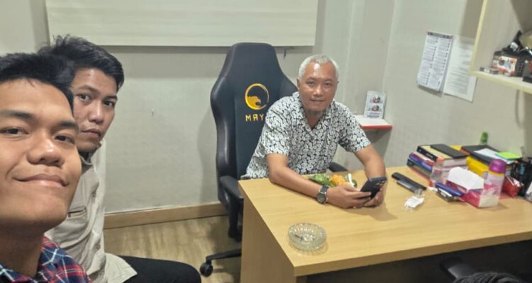 Doc. Tim Advokasi Hukum GPPMI yang diwakili Kornas GPPMI Jonathan Panjaitan, Ketua Tim Advokasi Hukum Yoshua Rivaldo, dan anggota tim Farhan saat melakukan audiensi dan koordinasi dengan Kasubnit Resmob Jakarta Selatan. Pertemuan tersebut membahas sejumlah persoalan hukum serta kepentingan masyarakat di Jakarta Selatan.