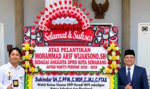 Sukindar Ucapkan Selamat kepada M. Arif Wicaksono sebagai PAW DPRD Kota Semarang Doc. Sukindar, S.H., C.PFW., C.MDF., C.JKJ., C.FTAX., bersama M. Arif Wicaksono, S.H. (Gus Arif), di sela momentum pelantikan sebagai anggota DPRD Kota Semarang melalui mekanisme Pergantian Antarwaktu (PAW). Karangan bunga ucapan selamat atas pelantikan Arif turut terlihat dalam dokumentasi tersebut di Semarang, Selasa (7/10/2026).
