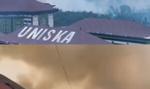 Doc. Kampus Universitas Islam Kalimantan Muhammad Arsyad Al Banjari (UNISKA MAB) di kawasan Handil Bakti, Kabupaten Barito Kuala, Kalimantan Selatan, terlihat dari kejauhan dengan kepulan asap karhutla yang tampak di sekitar kawasan pada Rabu (7/10/2026). Kondisi tersebut terjadi saat sejumlah titik kebakaran lahan berada di sekitar kawasan kampus dan penanganan masih dilakukan oleh petugas serta relawan pemadam.