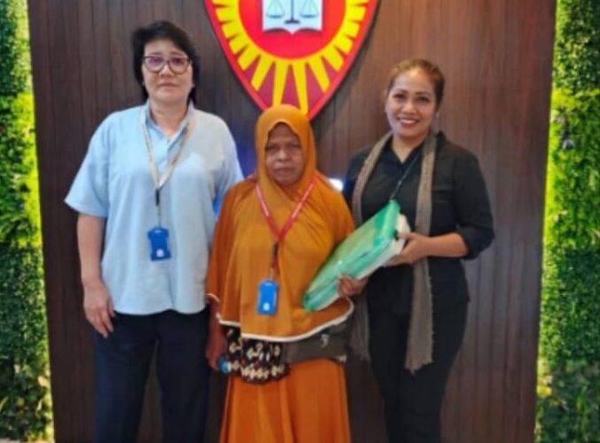 Doc. Tim kuasa hukum PHOEBE Law Firm, termasuk Erawaty Gunawan, S.H., dan Camelia Eclecia Tan, S.E., S.H., saat berada di Mabes Polri, Jakarta, Rabu (7/10/2026), untuk menyampaikan permintaan terkait penanganan perkara dugaan lelang sepihak aset Sri Patokah. Kedatangan tersebut berkaitan dengan permintaan agar dilakukan gelar perkara khusus untuk memperoleh kejelasan mengenai perkembangan dan arah penanganan perkara.