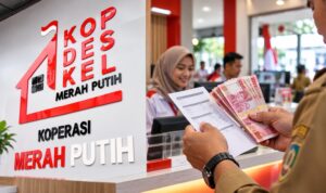 Doc. Ilustrasi pelayanan di Koperasi Desa/Kelurahan Merah Putih yang menggambarkan wacana penyaluran gaji aparatur sipil negara (ASN) melalui koperasi. Rencana tersebut masih dalam tahap pembahasan dan belum ditetapkan sebagai kebijakan yang berlaku bagi seluruh PNS. Foto merupakan ilustrasi, bukan dokumentasi pelaksanaan penyaluran gaji ASN melalui Kopdes Merah Putih.
