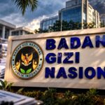 Doc. Ilustrasi gedung Badan Gizi Nasional (BGN) dengan dokumen dan grafik pemeriksaan sebagai gambaran tindak lanjut temuan Badan Pemeriksa Keuangan (BPK) RI terkait pengelolaan anggaran dan pengembalian dana ke kas negara.
