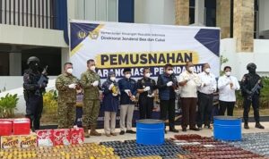 Doc. Proses pemusnahan barang-barang ilegal hasil penindakan Bea Cukai Sumatera Bagian Timur yang dilaksanakan secara bertahap sejak 26 Oktober 2026 di Palembang, Sumatera Selatan. Barang yang dimusnahkan berasal dari 229 Surat Bukti Penindakan periode 2025–2026, dengan nilai yang dilaporkan mencapai Rp20,56 miliar.