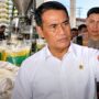 Doc. Menteri Pertanian Andi Amran Sulaiman saat melakukan inspeksi terkait dugaan penyalahgunaan beras subsidi SPHP yang dikemas ulang dan dipasarkan sebagai beras premium di kawasan Kayumanis, Matraman, Jakarta Timur, Rabu (28/10/2026). Pemerintah menegaskan komitmen untuk menindak tegas pihak yang terbukti terlibat, termasuk pegawai yang melanggar ketentuan.